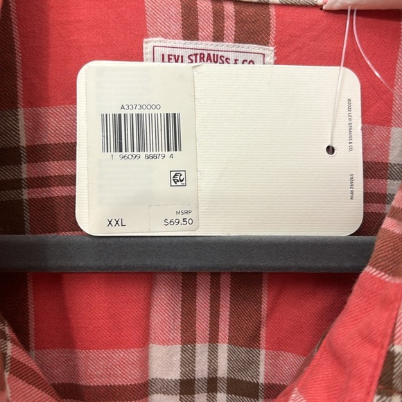 Levi’s Dylan Oversized Plaid Shirt pearl color snap buttons. Women 2X-large - Picture 4 of 10